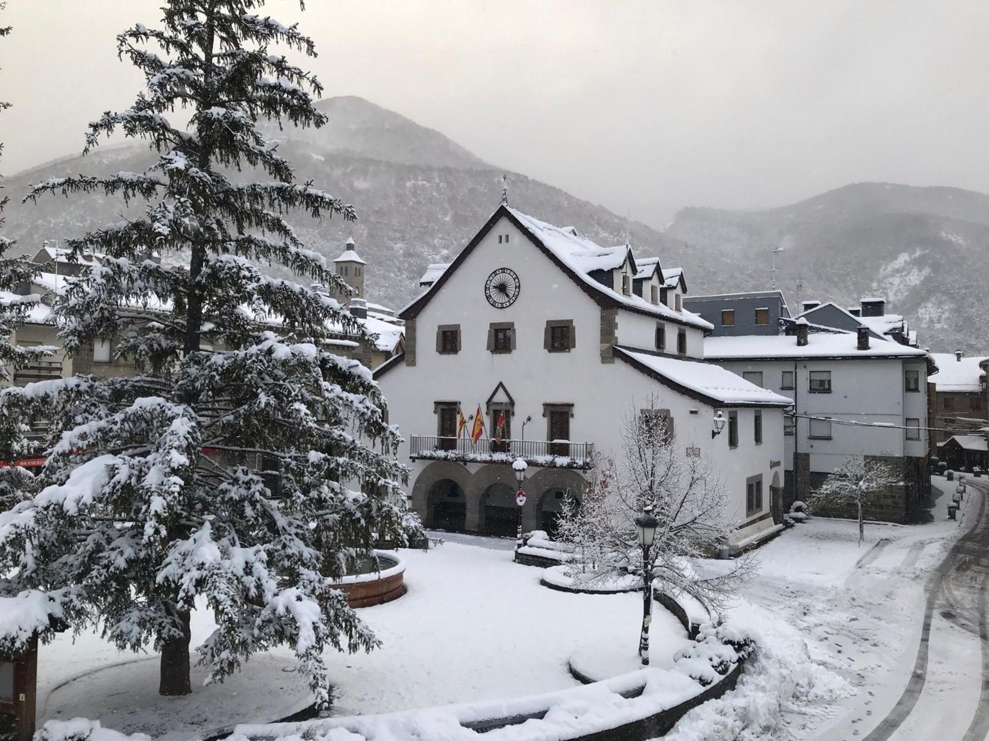 Apartament El Capricho De Bego Biescas  Zewnętrze zdjęcie